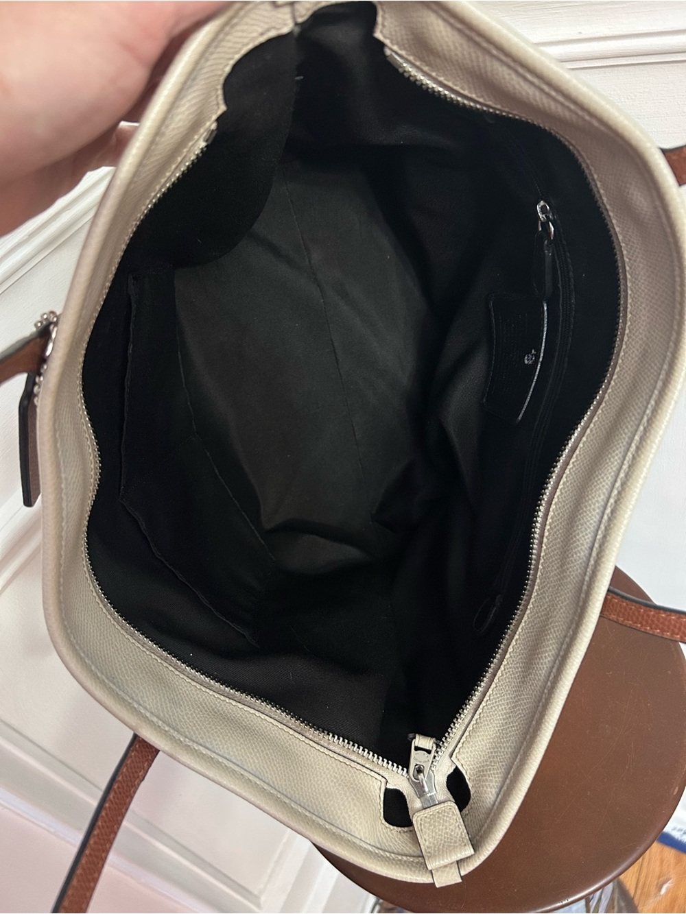 Coach x Peanuts Snoopy City Zip Tote - Picture 8 of 13